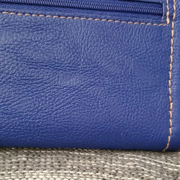 New Nine West Royal Blue Zip-Around Wallet - Picture 3 of 12
